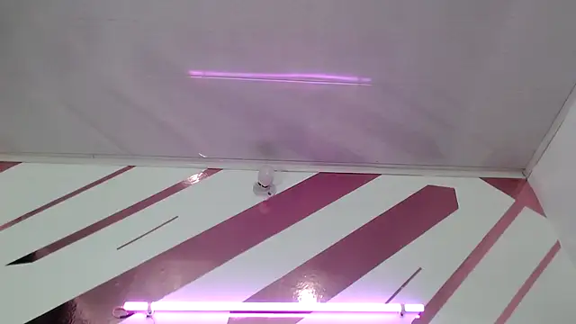 Kitten Hot  online show from February 2026 01:22:02 AM