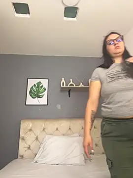 Snapshot of Soe_Lara chatting on September 2025 11:10:02 AM Soe Lara online show from September 2025 11:10:02 AM