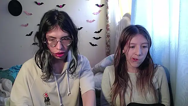 Snapshot of BRIAR_AND_BLAIR chatting on September 2025 03:48:02 PM BRIAR AND BLAIR online show from September 2025 03:48:02 PM