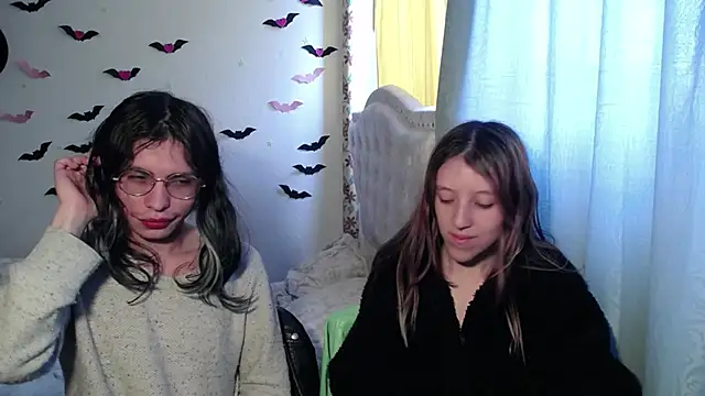 Snapshot of BRIAR_AND_BLAIR chatting on September 2025 04:34:02 PM BRIAR AND BLAIR online show from September 2025 04:34:02 PM
