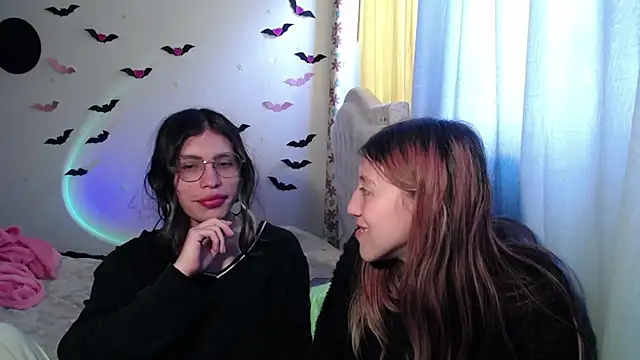 Snapshot of BRIAR_AND_BLAIR chatting on October 2025 03:09:02 PM BRIAR AND BLAIR online show from October 2025 03:09:02 PM