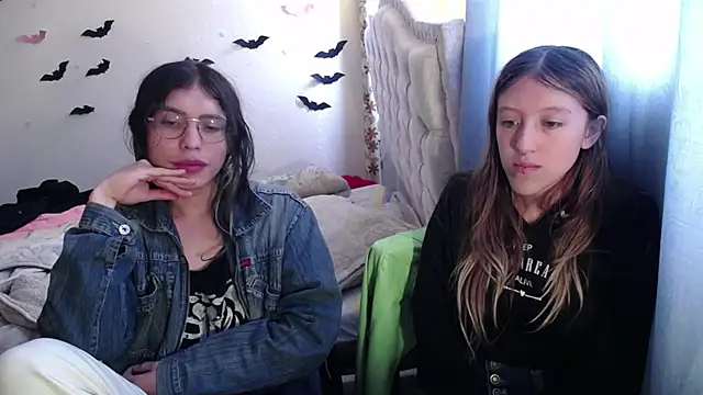 Snapshot of BRIAR_AND_BLAIR chatting on October 2025 04:28:01 PM BRIAR AND BLAIR online show from October 2025 04:28:01 PM