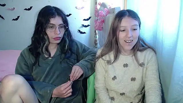 Snapshot of BRIAR_AND_BLAIR chatting on October 2025 04:20:02 PM BRIAR AND BLAIR online show from October 2025 04:20:02 PM