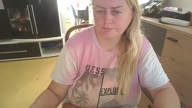 Meliss Official9 online show from September 2025 03:00:02 PM