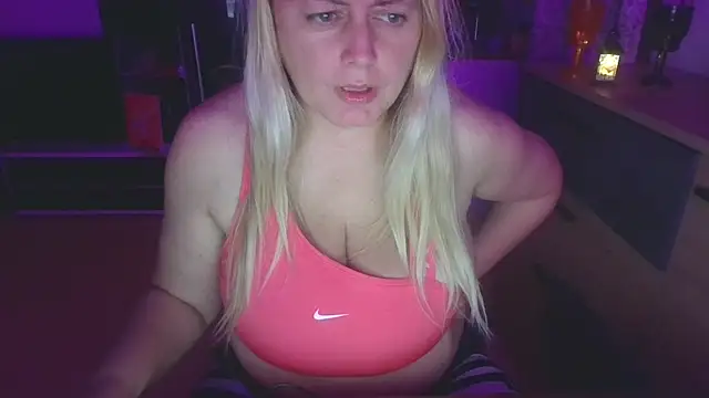 Meliss Official9 online show from September 2025 09:18:01 PM