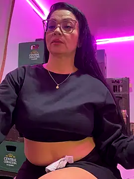 Hot beauty   online show from November 2025 05:43:01 AM