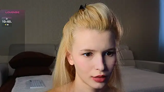 Snapshot of elsa_limerence chatting on February 2025 08:44:02 AM elsa limerence online show from February 2025 08:44:02 AM