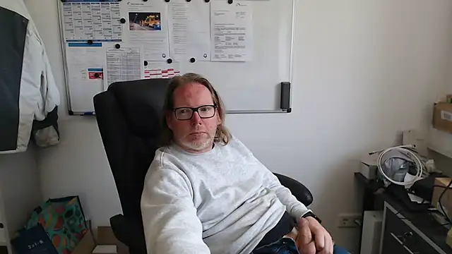 Snapshot of VSteph chatting on May 2026 03:07:01 PM VSteph online show from May 2026 03:07:01 PM