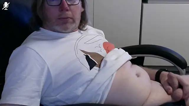 Snapshot of VSteph chatting on May 2026 08:28:01 PM VSteph online show from May 2026 08:28:01 PM