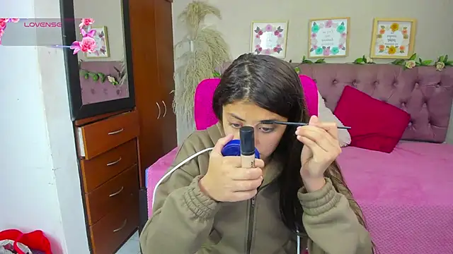 Lia Keen online show from October 2025 12:47:01 PM