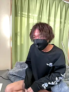 Snapshot of UKI06 chatting on December 2024 05:37:01 AM UKI06 online show from December 2024 05:37:01 AM