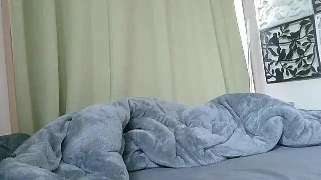 Snapshot of UKI06 chatting on January 2025 02:58:02 AM UKI06 online show from January 2025 02:58:02 AM