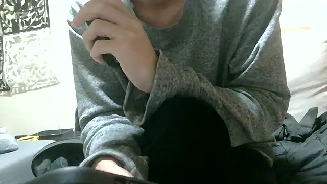 Snapshot of UKI06 chatting on March 2025 05:35:02 PM UKI06 online show from March 2025 05:35:02 PM