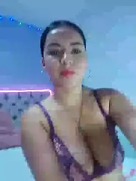 Snapshot of Anal_Luucia chatting on February 2025 01:44:01 PM Anal Luucia online show from February 2025 01:44:01 PM