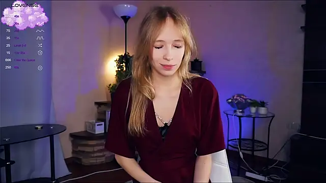 LynetBurby online show from December 2024 11:32:01 PM