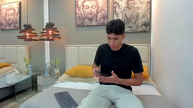 kieran derek online show from November 2025 03:48:01 AM