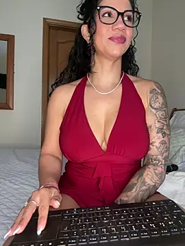 Snapshot of soli-lov chatting on February 2025 12:57:02 PM soli-lov online show from February 2025 12:57:02 PM