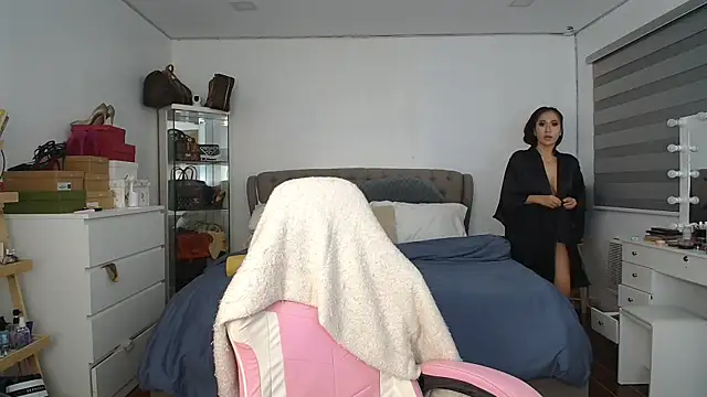 aya saki online show from November 2025 02:16:01 PM