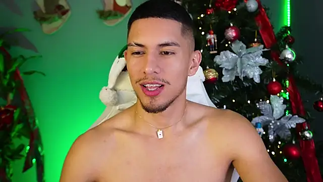 Snapshot of Aaronfox_x chatting on December 2024 07:22:02 AM Aaronfox x online show from December 2024 07:22:02 AM