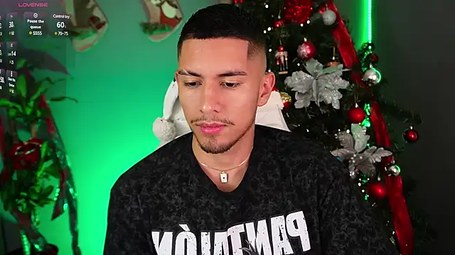 Snapshot of Aaronfox_x chatting on December 2024 01:15:02 AM Aaronfox x online show from December 2024 01:15:02 AM