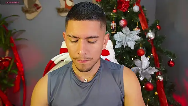 Snapshot of Aaronfox_x chatting on December 2024 01:29:02 AM Aaronfox x online show from December 2024 01:29:02 AM