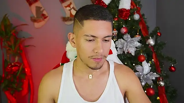 Snapshot of Aaronfox_x chatting on December 2024 03:05:02 AM Aaronfox x online show from December 2024 03:05:02 AM