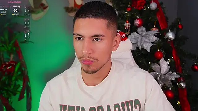 Snapshot of Aaronfox_x chatting on December 2024 02:12:01 AM Aaronfox x online show from December 2024 02:12:01 AM