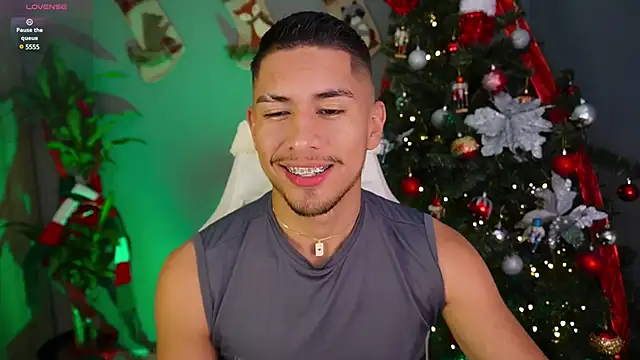 Snapshot of Aaronfox_x chatting on December 2024 02:47:02 AM Aaronfox x online show from December 2024 02:47:02 AM