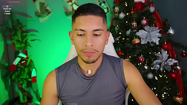 Snapshot of Aaronfox_x chatting on December 2024 05:52:02 AM Aaronfox x online show from December 2024 05:52:02 AM