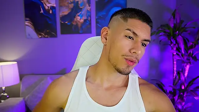 Snapshot of Aaronfox_x chatting on January 2025 11:44:01 PM Aaronfox x online show from January 2025 11:44:01 PM