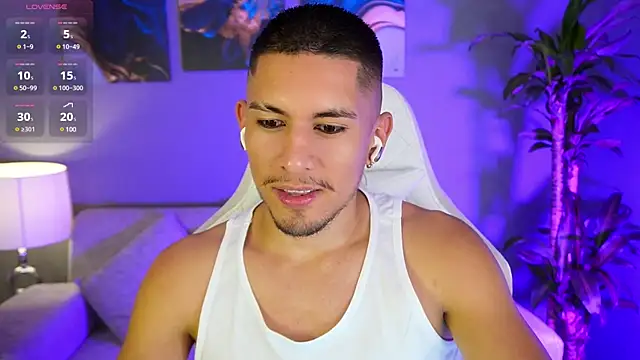 Snapshot of Aaronfox_x chatting on January 2025 05:52:02 AM Aaronfox x online show from January 2025 05:52:02 AM