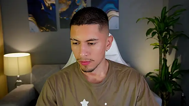 Snapshot of Aaronfox_x chatting on January 2025 11:13:01 PM Aaronfox x online show from January 2025 11:13:01 PM