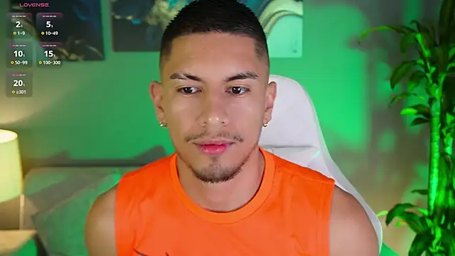 Snapshot of Aaronfox_x chatting on January 2025 08:41:02 AM Aaronfox x online show from January 2025 08:41:02 AM