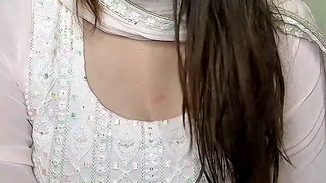 MIss-Naina online show from November 2025 07:47:01 AM