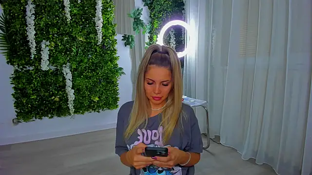 VivienCarter online show from October 2025 05:24:02 PM