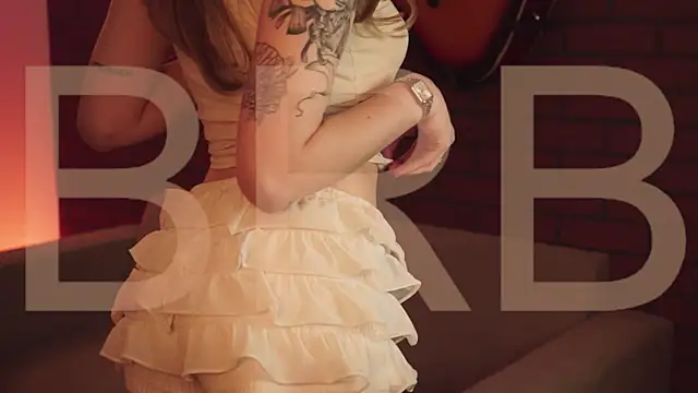 EllieCutes online show from April 2026 05:57:01 AM