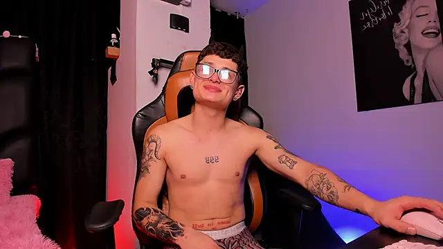 LexieandNate online show from March 2025 04:41:01 AM