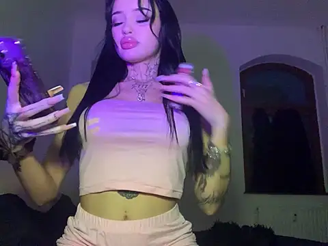 madelinexx online show from January 2025 04:33:01 PM