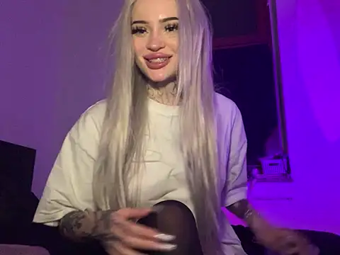 madelinexx online show from February 2025 07:06:02 PM