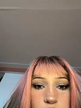 madelinexx online show from March 2026 12:05:01 PM