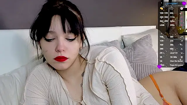 Snapshot of WildaBendell chatting on December 2024 07:54:01 PM WildaBendell online show from December 2024 07:54:01 PM