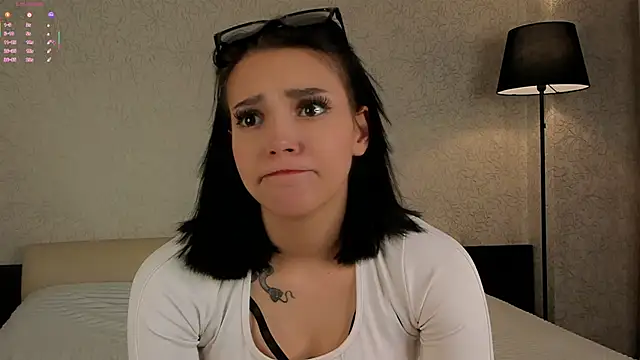 Snapshot of WildaBendell chatting on November 2025 11:42:02 AM WildaBendell online show from November 2025 11:42:02 AM