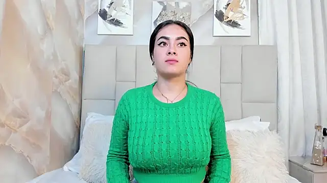 Jaslyn  Smith online show from November 2025 03:24:01 PM