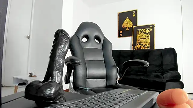 Snapshot of Martinafeet-qos chatting on February 2025 10:10:02 PM Martinafeet-qos online show from February 2025 10:10:02 PM