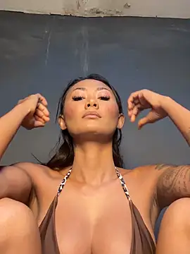 Snapshot of thai-dreamgirl chatting on February 2026 11:01:02 PM thai-dreamgirl online show from February 2026 11:01:02 PM