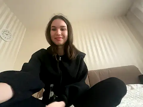 Snapshot of Roxie_Mils chatting on November 2025 09:47:02 AM Roxie Mils online show from November 2025 09:47:02 AM