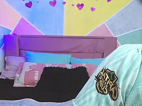 tylor boy online show from September 2025 03:29:01 AM