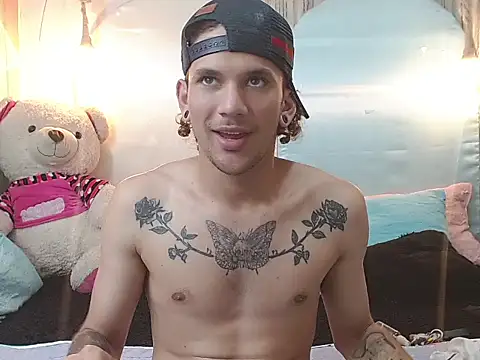 tylor boy online show from November 2025 07:47:02 PM