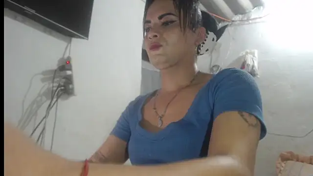 Analiasmith89 online show from April 2026 06:46:01 PM