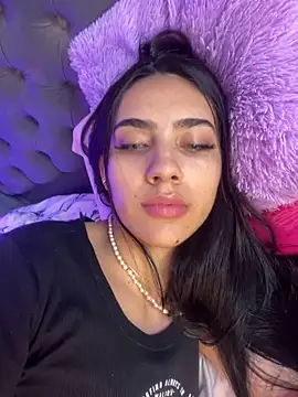 IsaValencia online show from January 2025 11:02:02 PM